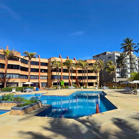 Tucacas, Frente Al Mar, Balcon, Piscina Y Playa Privada Apartment Luaran gambar