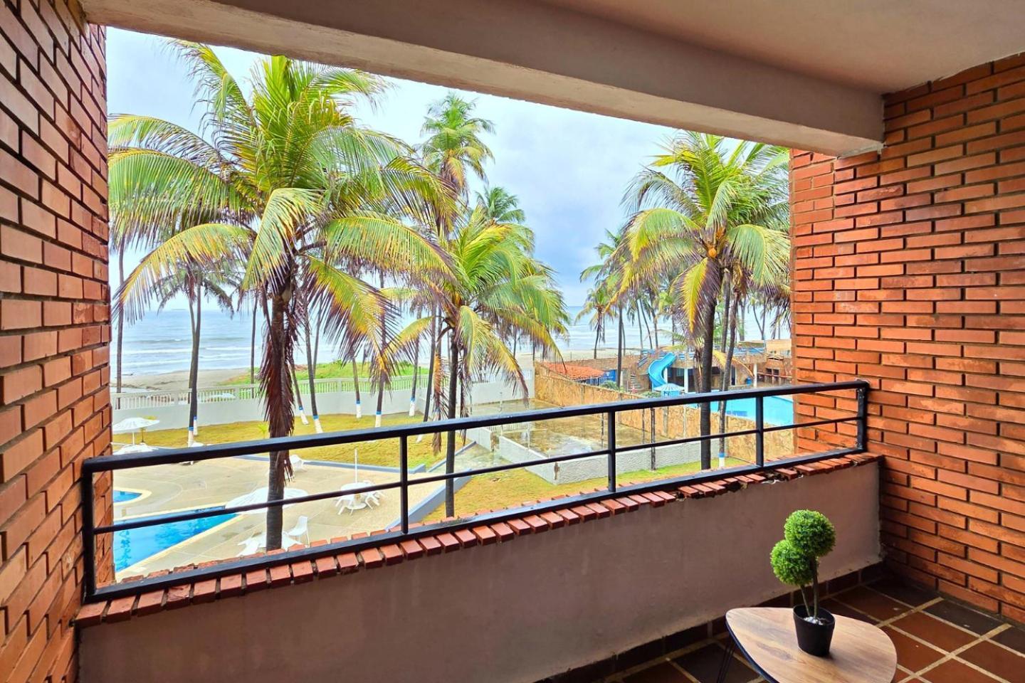 Tucacas, Frente Al Mar, Balcon, Piscina Y Playa Privada Apartment Luaran gambar