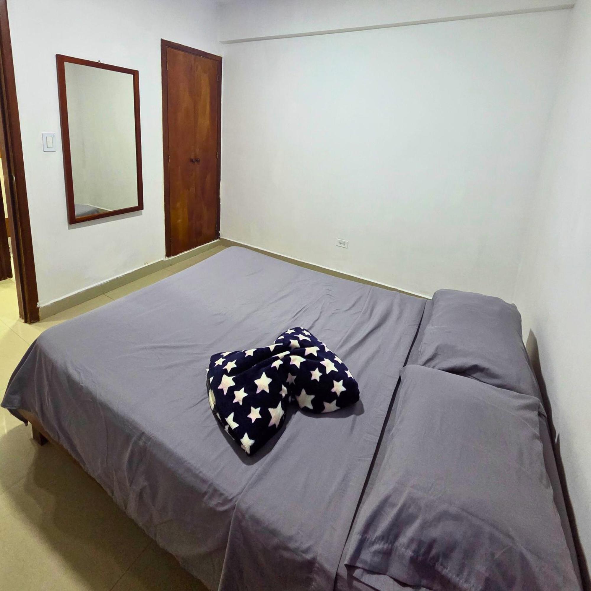 Tucacas, Frente Al Mar, Balcon, Piscina Y Playa Privada Apartment Luaran gambar