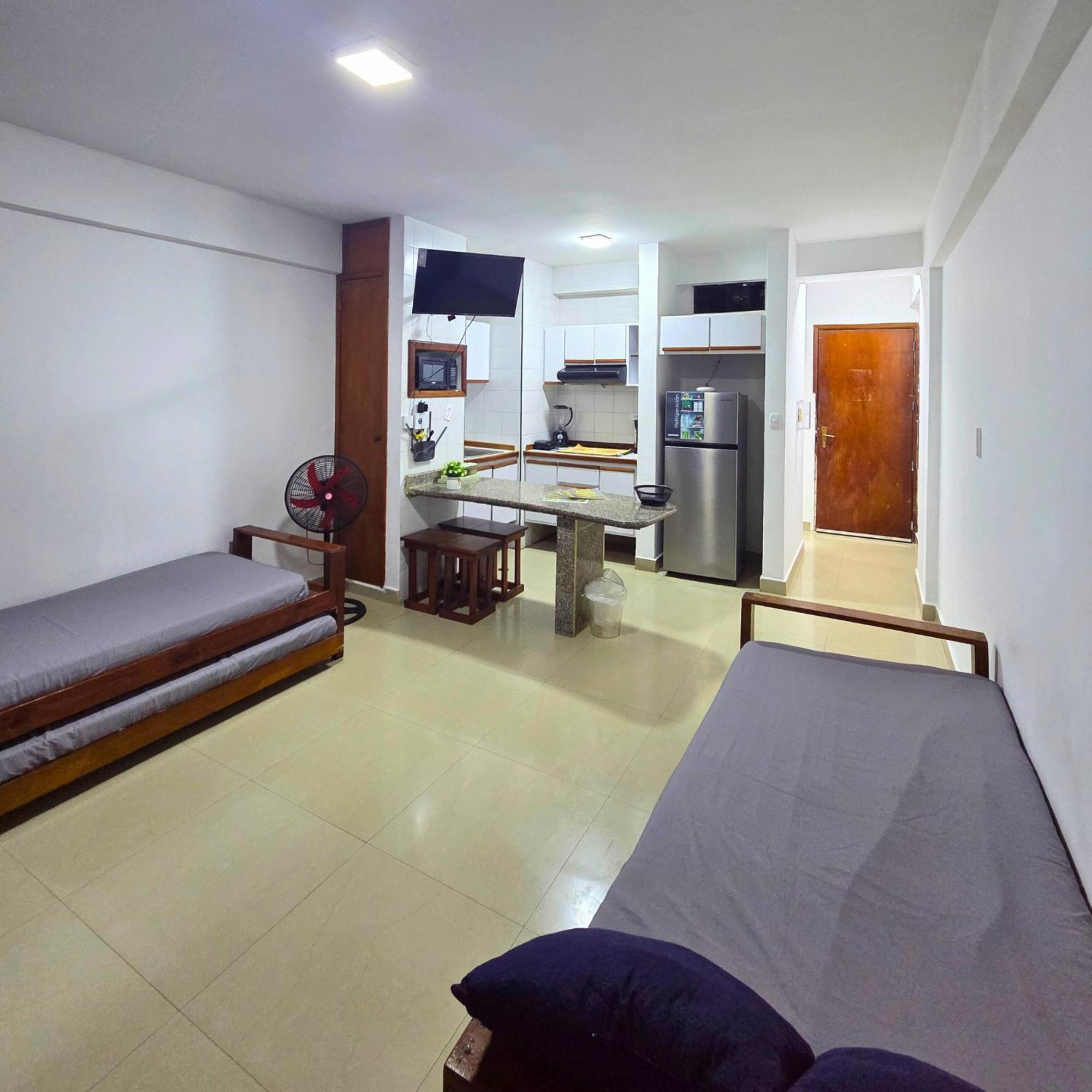 Tucacas, Frente Al Mar, Balcon, Piscina Y Playa Privada Apartment Luaran gambar